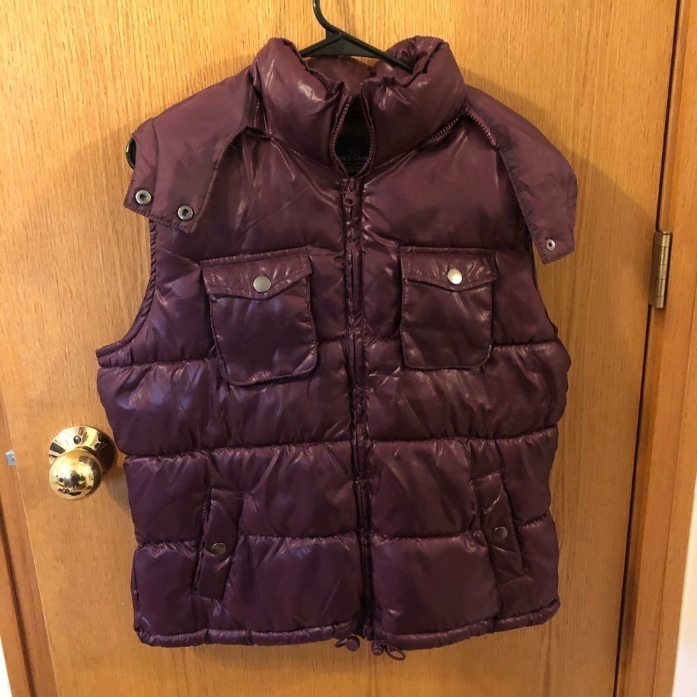 Hooded puffed vest